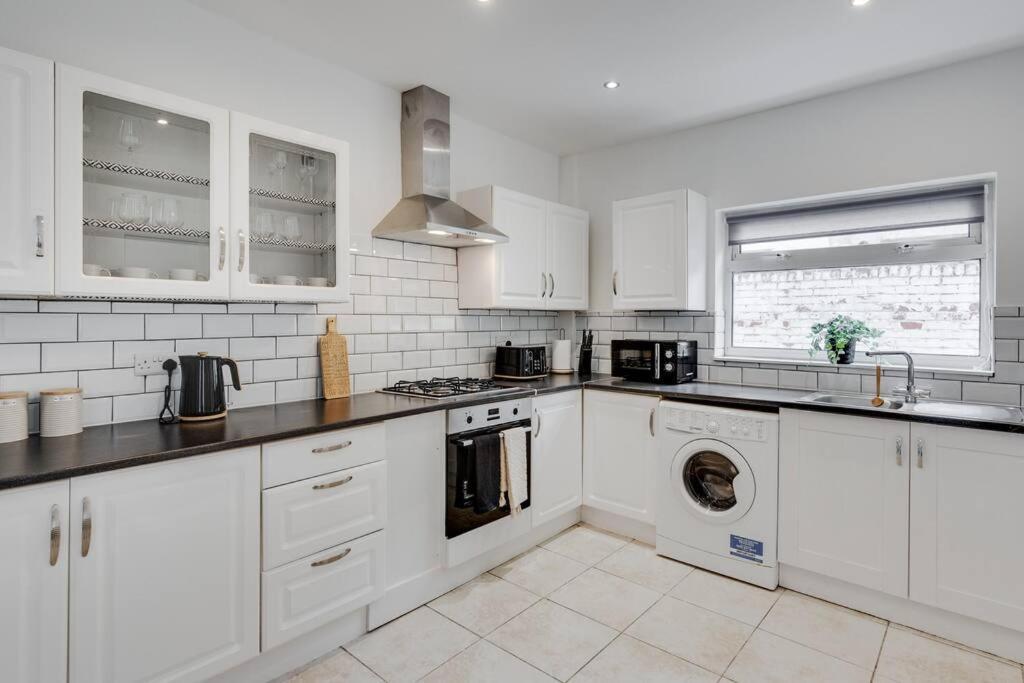 Liverpool 3 Bed House Exterior photo