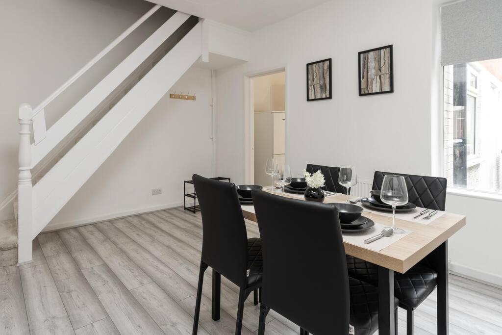 Liverpool 3 Bed House Exterior photo